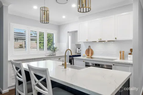 Property photo of 15 Rainforest Place Figtree NSW 2525