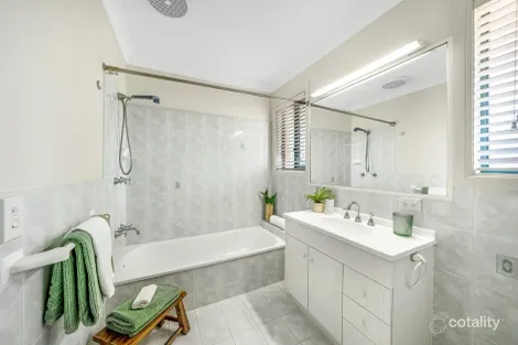 Property photo of 1/15 Gordon Street Labrador QLD 4215