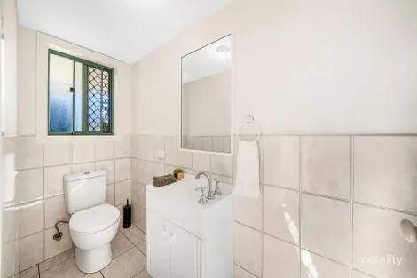 Property photo of 1/15 Gordon Street Labrador QLD 4215