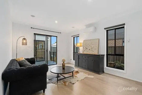 Property photo of 16 Mulgra View Tarneit VIC 3029