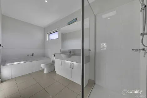 Property photo of 24 Grattan Cove Craigieburn VIC 3064
