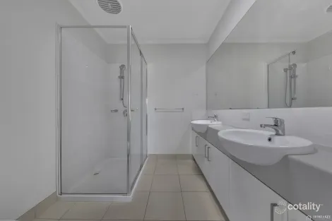 Property photo of 24 Grattan Cove Craigieburn VIC 3064