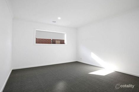 Property photo of 10 Haystack Drive Truganina VIC 3029