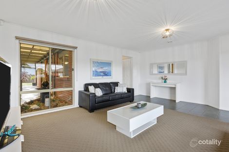 Property photo of 7 Ross Crescent Skye VIC 3977
