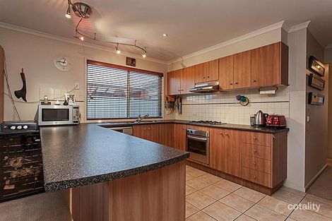 Property photo of 16 Lisa Court Hoppers Crossing VIC 3029