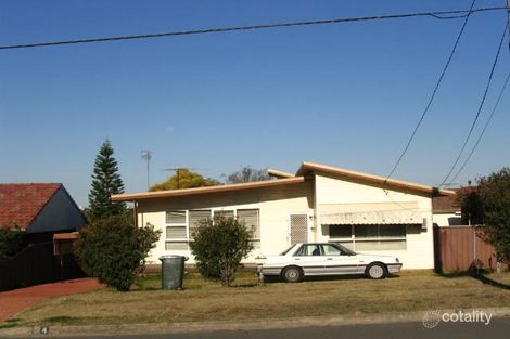 4 Finlay Ave, Mount Pritchard, NSW 2170