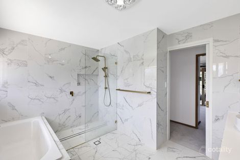Property photo of 41 Pemberton Boulevard Lisarow NSW 2250
