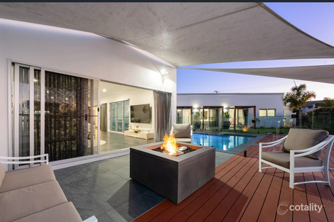 Property photo of 56 North Quay Circuit Hope Island QLD 4212