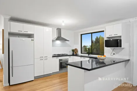 Property photo of 1/35 Portchester Boulevard Beaconsfield VIC 3807