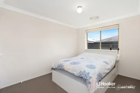Property photo of 23 Milton Circuit Oran Park NSW 2570