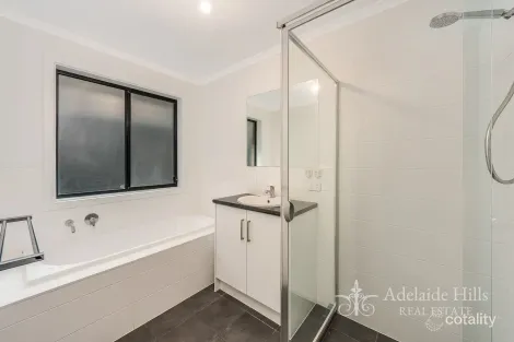 Property photo of 16 Byron Street Mount Barker SA 5251