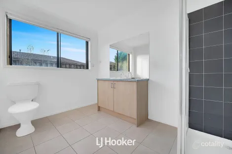 Property photo of 4 Robusta Avenue Cranbourne VIC 3977