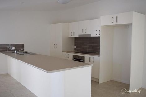 Property photo of 2/73 Haslewood Crescent Meridan Plains QLD 4551