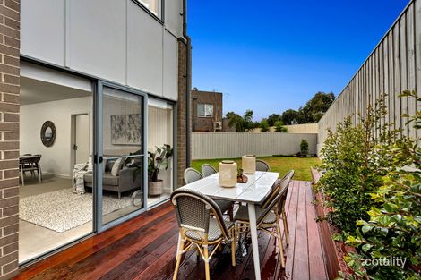 Property photo of 17 Paragon Way Waterways VIC 3195