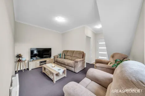 Property photo of 2/5 Reidy Rise Harkness VIC 3337