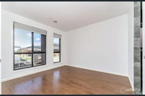 Property photo of 44 Meaford Street Mickleham VIC 3064