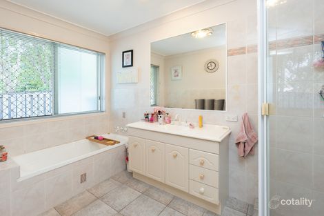 Property photo of 4 Emira Place Pacific Pines QLD 4211
