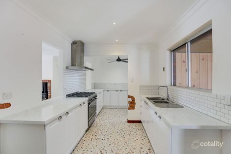 Property photo of 4 Dawlish Way Warnbro WA 6169