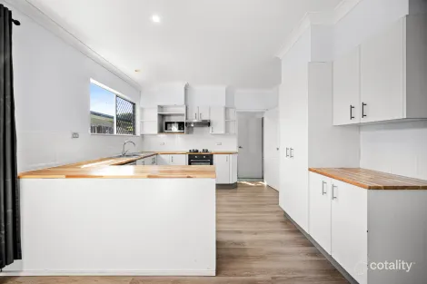 Property photo of 10 Coral Close Woree QLD 4868