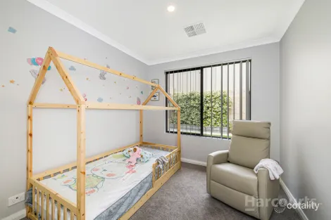 Property photo of 139 Nicholas Road Hocking WA 6065