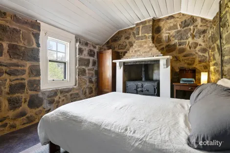 Property photo of 1 Elmhurst Place Batesford VIC 3213