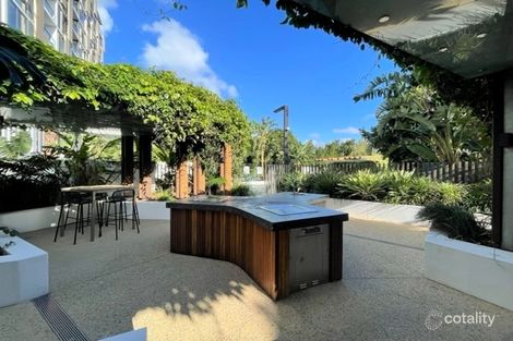 10911/320 Macarthur Ave, Hamilton, QLD 4007