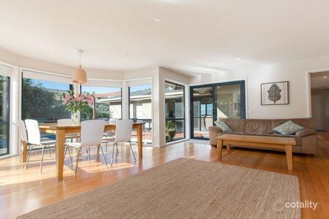 Property photo of 27 Jacaranda Crescent Mornington VIC 3931