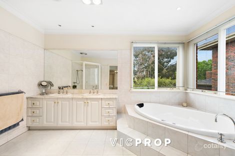Property photo of 16 Hardwicke Street Balwyn VIC 3103