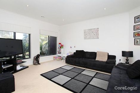 Property photo of 7 Waterside Drive Burnside Heights VIC 3023