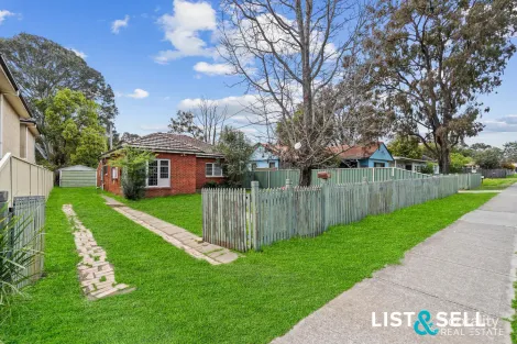 8 Cambridge St, Ingleburn, NSW 2565