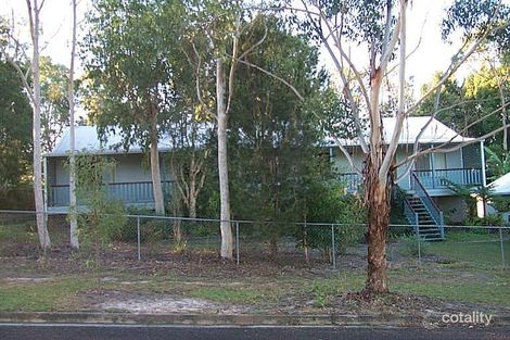 6 Banksia St, Redland Bay, QLD 4165