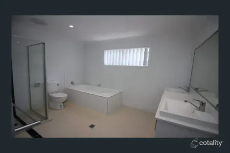 Property photo of 2/687 Ashmore Road Molendinar QLD 4214