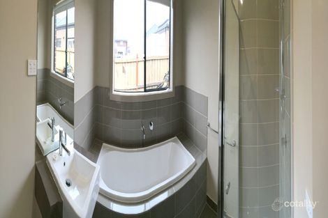 Property photo of 28 Morison Road Clyde VIC 3978