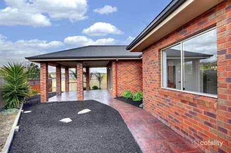 Property photo of 10 Walnut Grove Court Kilmore VIC 3764