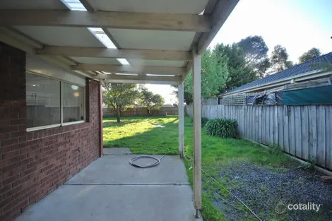 Property photo of 8 Tilbury Court Cranbourne East VIC 3977