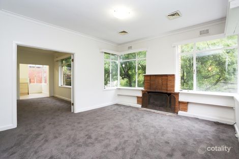 8 The Esplanade, Fairfield, VIC 3078