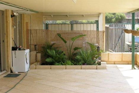 Property photo of 2 Willmott Drive Cooloongup WA 6168