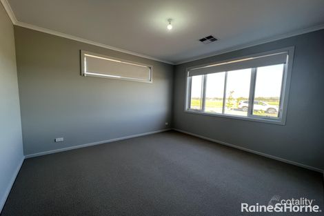 18 Newbridge Pde, Murray Bridge, SA 5253