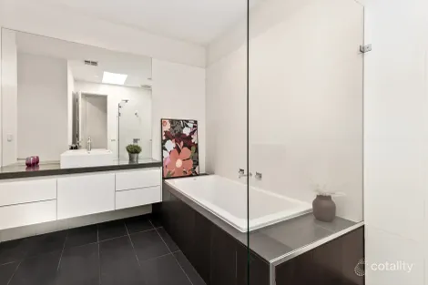 Property photo of 1 Rebecca Place Niddrie VIC 3042