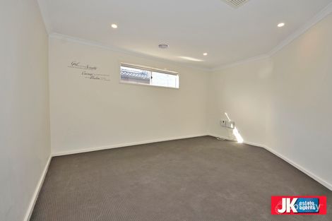Property photo of 27 Mantello Drive Werribee VIC 3030