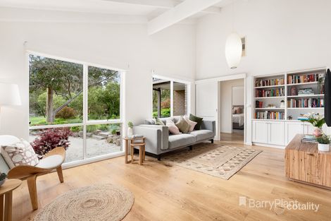 Property photo of 4 Moola Place Eltham VIC 3095