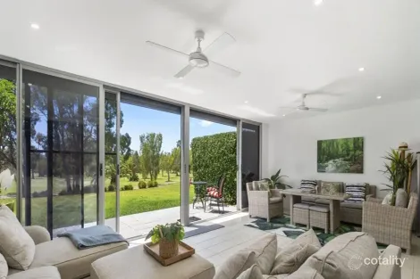 5222 Bay Hill Tce, Hope Island, QLD 4212