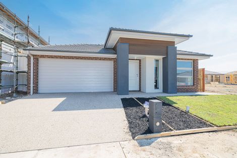 20 Stover Rd, Clyde North, VIC 3978