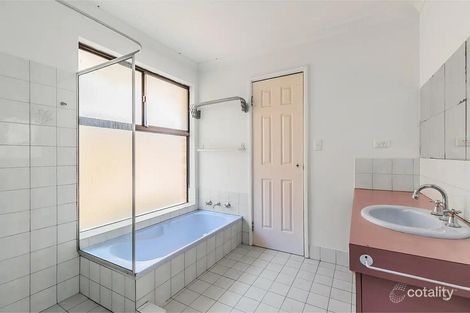 Property photo of 27 Skottowe Parkway Parmelia WA 6167
