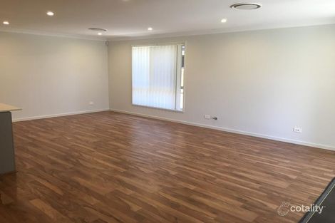 Property photo of 28 Howard Loop Oran Park NSW 2570