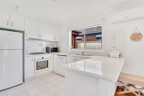 Property photo of 28 Jacaranda Place Craigieburn VIC 3064