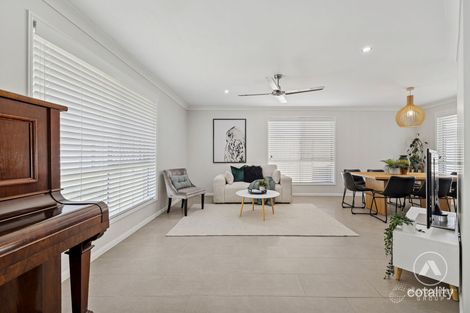 Property photo of 5 Conferta Place Regents Park QLD 4118