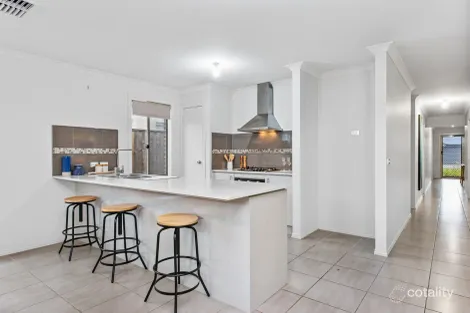 Property photo of 49 Carlyle Crescent Clyde North VIC 3978