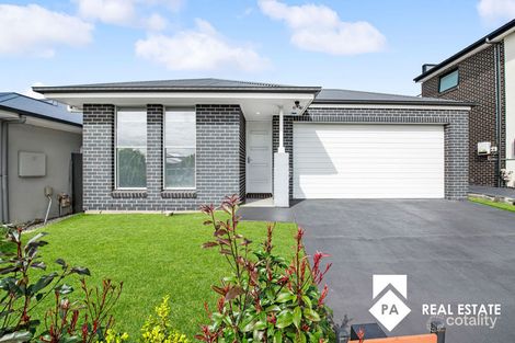 33 Neville St, Oran Park, NSW 2570