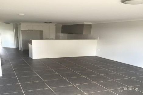 Property photo of 2/11 Northpoint Avenue Harlaxton QLD 4350